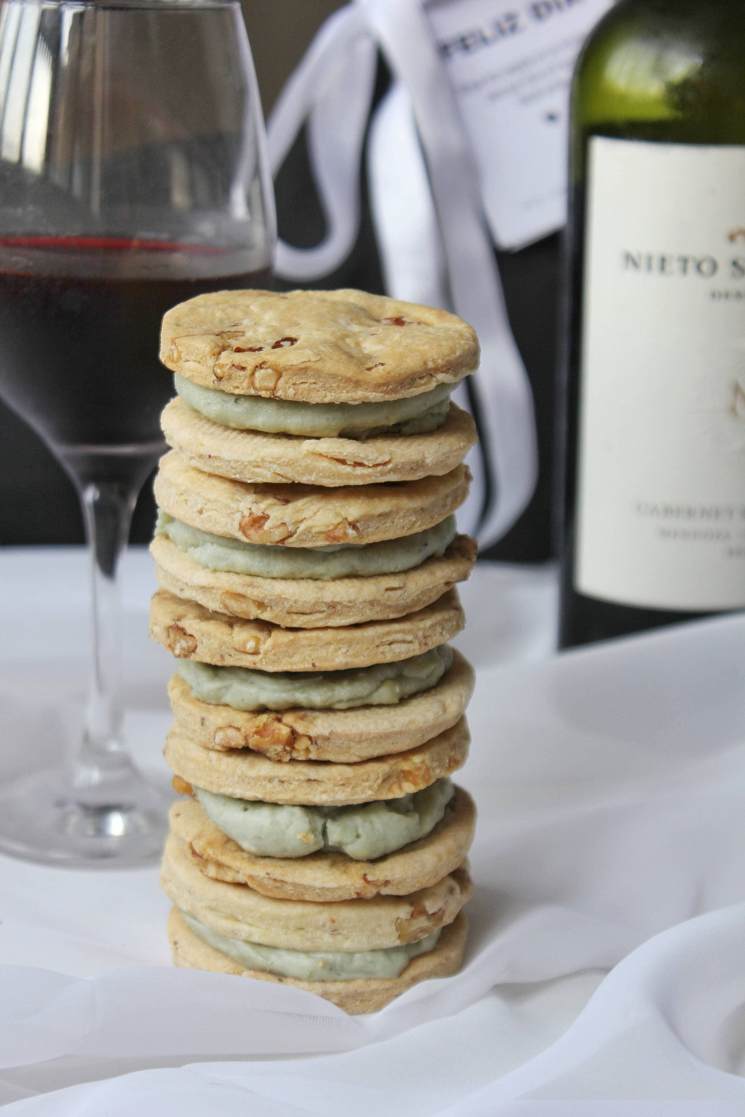 Alfajores de nuez y roquefort x6